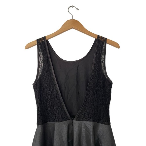 Walter Baker Sleeveless Fit N Flare Dress NWT - Picture 4 of 5